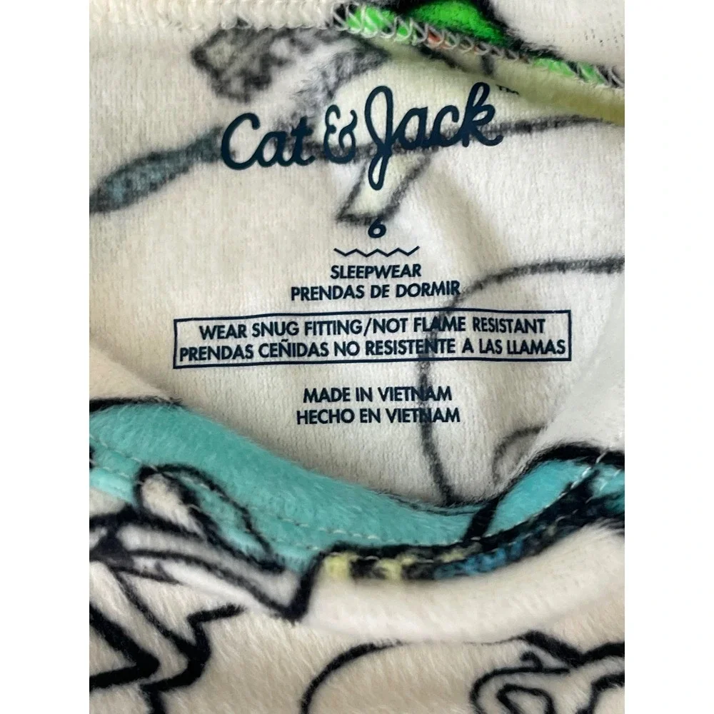 Cat & Jack Kids Shark Fleece Pajama Set White Blue Green Size 6 NWT